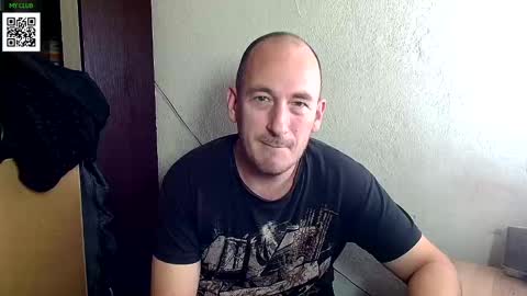 Snapshot of johanbarker chatting on 12.11.24 Johan online show from 12.11.24