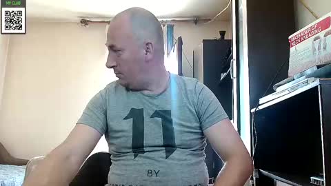 Snapshot of johanbarker chatting on 01.10.25 Johan online show from 01.10.25