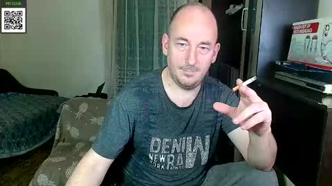 Snapshot of johanbarker chatting on 02.19.25 Johan online show from 02.19.25