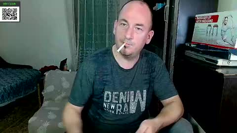 Snapshot of johanbarker chatting on 02.26.25 Johan online show from 02.26.25