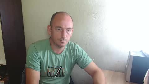 Snapshot of johanbarker chatting on 10.22.25 Johan online show from 10.22.25