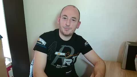 Snapshot of johanbarker chatting on 01.12.26 Johan online show from 01.12.26