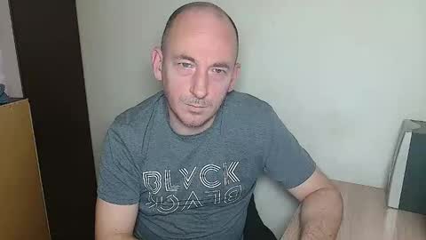 Snapshot of johanbarker chatting on 02.01.26 Johan online show from 02.01.26