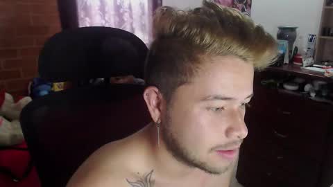 JOHAN independient model online show from 10.29.25