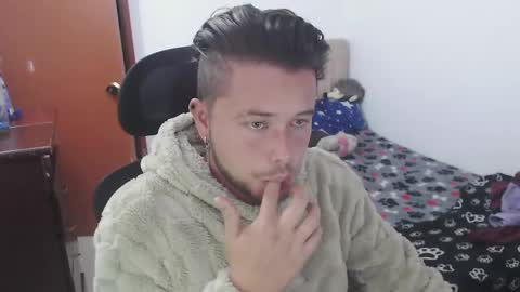 JOHAN independient model online show from 04.19.26