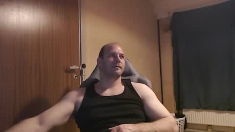Snapshot of john1212124 chatting on 10.11.25 john1212124 online show from 10.11.25