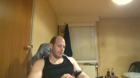 Snapshot of john1212124 chatting on 10.14.25 john1212124 online show from 10.14.25