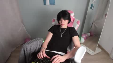 Snapshot of john_arthurs chatting on 02.28.25 John online show from 02.28.25