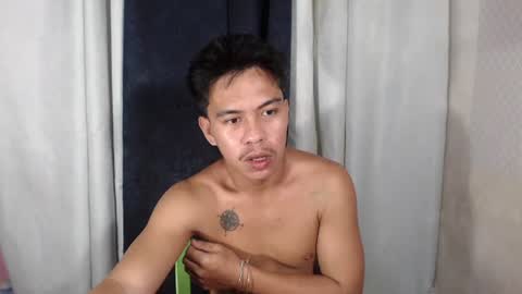 Snapshot of john_carloss chatting on 07.10.26 john and thallea online show from 07.10.26