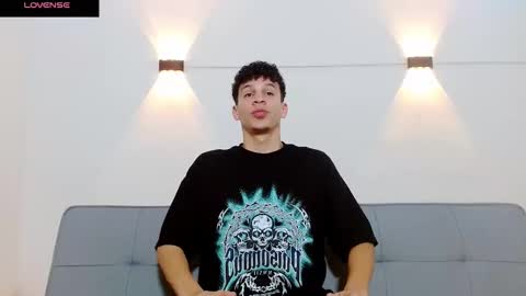 john_ssnow29 online show from 10.22.25