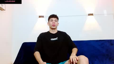 john_ssnow29 online show from 11.18.25