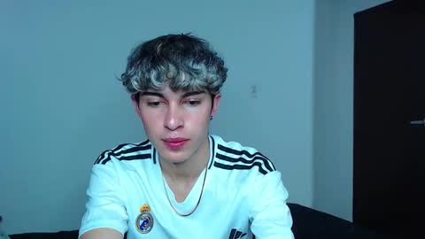 John Vichenso online show from 12.04.25