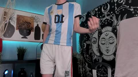 Snapshot of john_weasley chatting on 02.06.25 John online show from 02.06.25