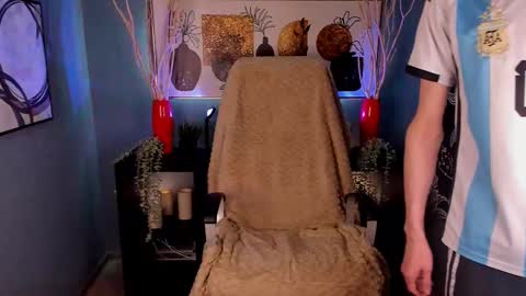 Snapshot of john_weasley chatting on 02.23.25 John online show from 02.23.25
