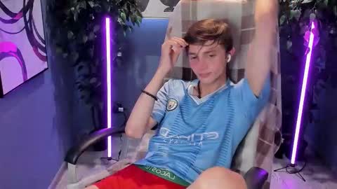 Snapshot of john_weasley chatting on 09.14.25 John online show from 09.14.25
