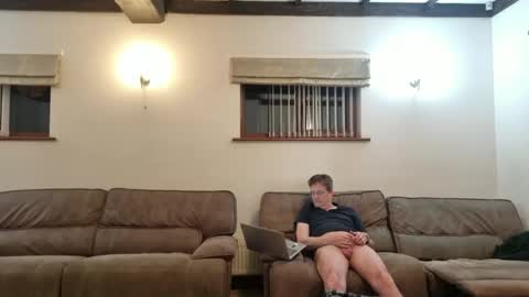 johnathan_stuart33 online show from 04.12.26