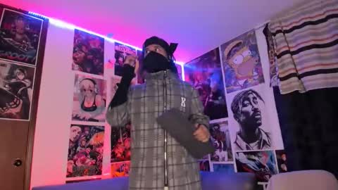 John carrie    Independent  Help me reach my goal 100 likes and 10000 followers  online show from 04.03.26