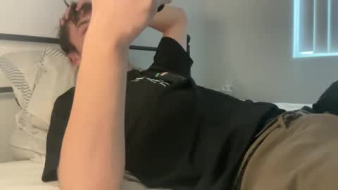 Snapshot of johnjamesopp chatting on 01.10.25 John James online show from 01.10.25