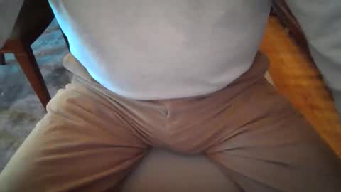 Snapshot of johnxxx549 chatting on 12.01.25 johnxxx549 online show from 12.01.25