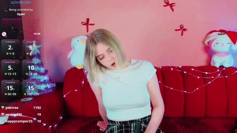 Snapshot of joice_queen chatting on 12.27.24 Paula online show from 12.27.24