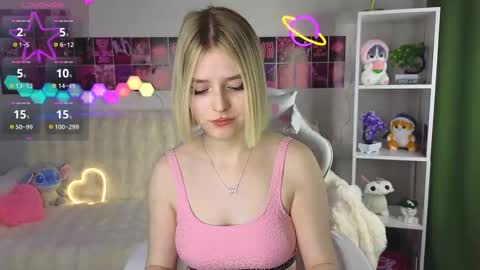 Snapshot of joice_queen chatting on 02.15.25 Paula online show from 02.15.25