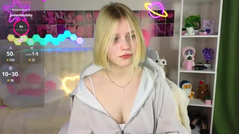 Snapshot of joice_queen chatting on 02.28.25 Paula online show from 02.28.25