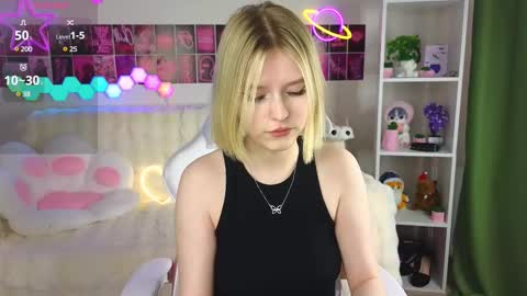 Snapshot of joice_queen chatting on 03.09.25 Paula online show from 03.09.25