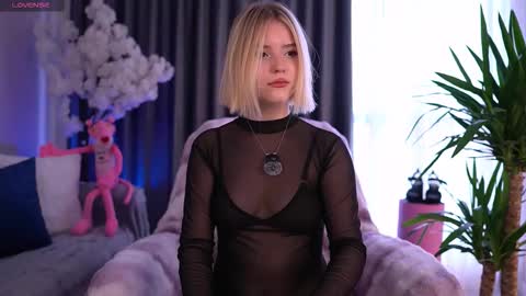 Snapshot of joice_queen chatting on 12.01.25 Paula online show from 12.01.25