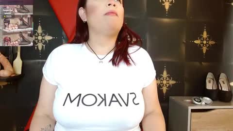 Snapshot of jolie__colettee_ chatting on 10.10.25 Jolie online show from 10.10.25