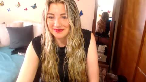 Jolie Mature online show from 10.15.25