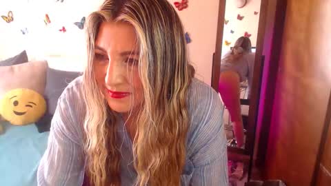 Jolie Mature online show from 10.16.25