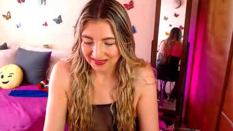 Jolie Mature online show from 11.15.25