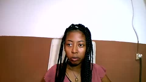 Snapshot of joliekah27 chatting on 02.14.25 joliekah27 online show from 02.14.25