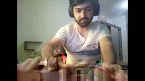 Snapshot of jonasf2525 chatting on 11.25.25 jonasf2525 online show from 11.25.25