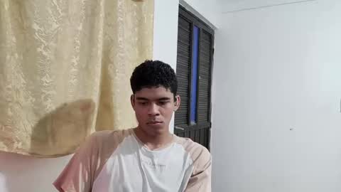 Snapshot of jonhsebastiann chatting on 09.27.25 John online show from 09.27.25