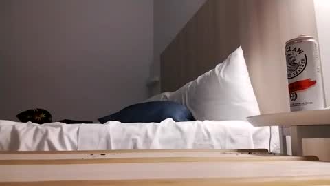 Snapshot of jonnyblow chatting on 02.05.25 J online show from 02.05.25