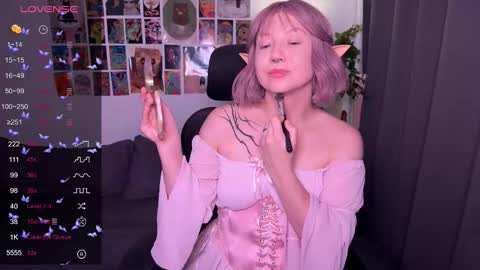 Snapshot of jooycetreier chatting on 09.29.25 Joyce online show from 09.29.25