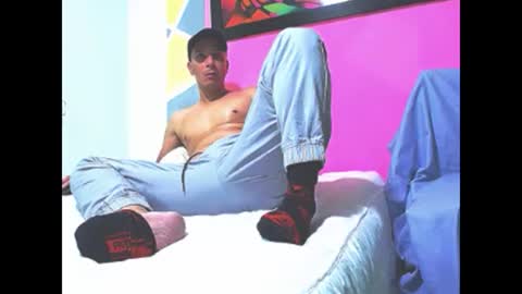 Snapshot of joseph_alvarez chatting on 10.19.25 dirtyhot latin online show from 10.19.25