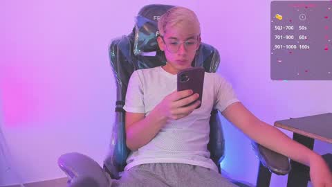 Snapshot of joseph_brown_ chatting on 01.04.25 JOSEPH BROWN online show from 01.04.25