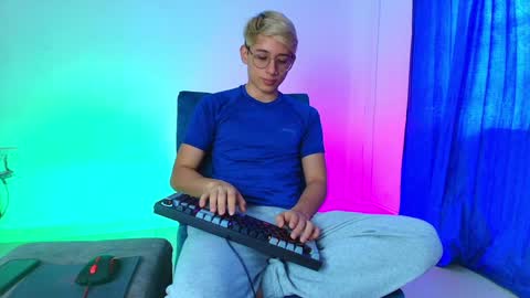 Snapshot of joseph_brown_ chatting on 01.16.25 JOSEPH BROWN online show from 01.16.25