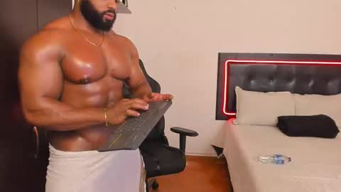 Snapshot of joseph_palacios chatting on 11.01.25 joseph palacios online show from 11.01.25