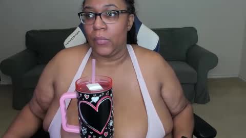 Josie Kiss online show from 01.30.25