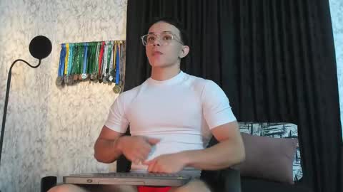 Im Jouliano online show from 02.12.25