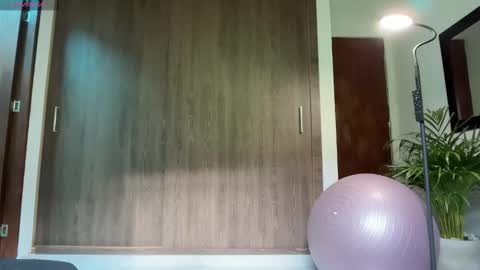 Im Jouliano online show from 11.20.25