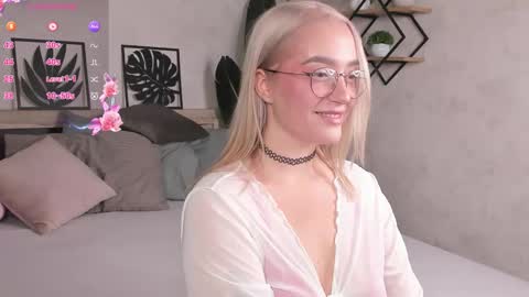 Vickie online show from 09.27.25