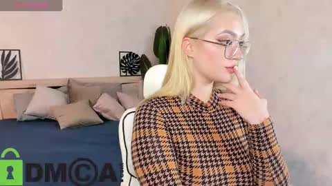 Vickie online show from 10.15.25