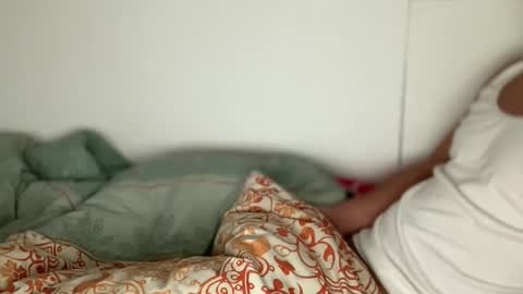 Snapshot of joyfulleyes chatting on 12.03.25 joyfulleyes online show from 12.03.25