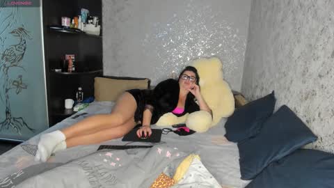 Snapshot of ju__lia chatting on 10.14.25 Ju lia online show from 10.14.25