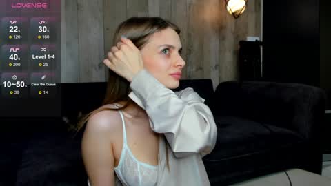 Snapshot of ju_lii chatting on 12.29.24 Julia and Julia online show from 12.29.24