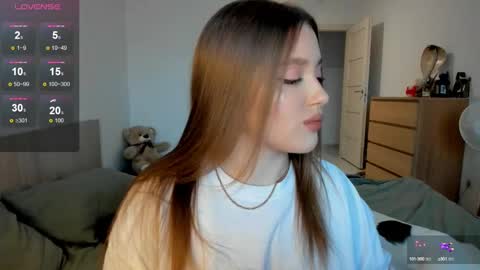 Snapshot of ju_lii chatting on 02.07.25 Julia and Julia online show from 02.07.25